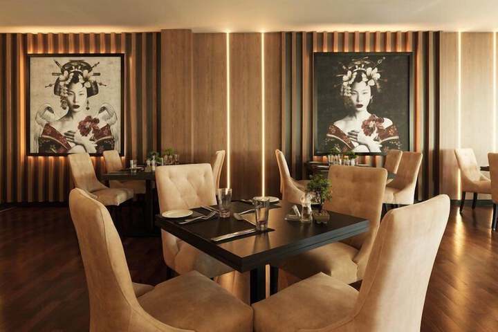 Dining 106 of 143