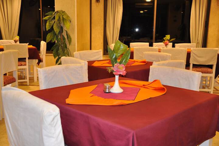 Dining 58 of 73