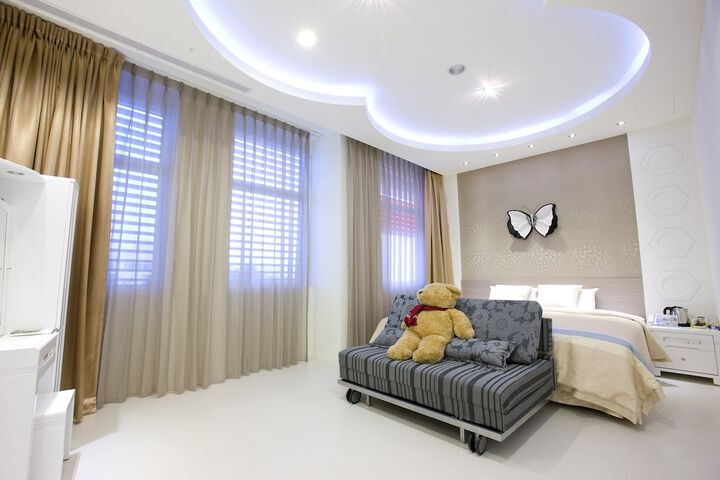 Room 9 of 64