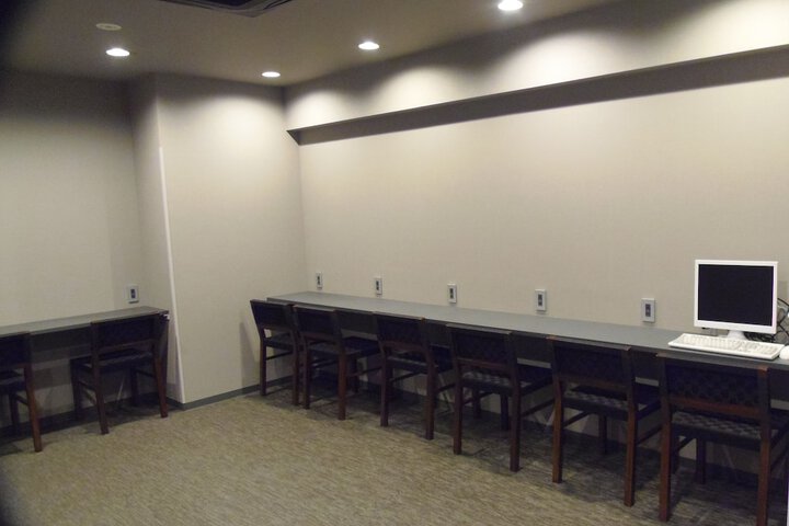Business Center 16 of 19