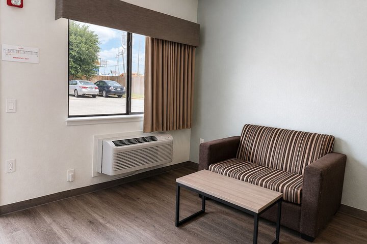 Room 15 of 24