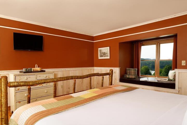 Room 43 of 76