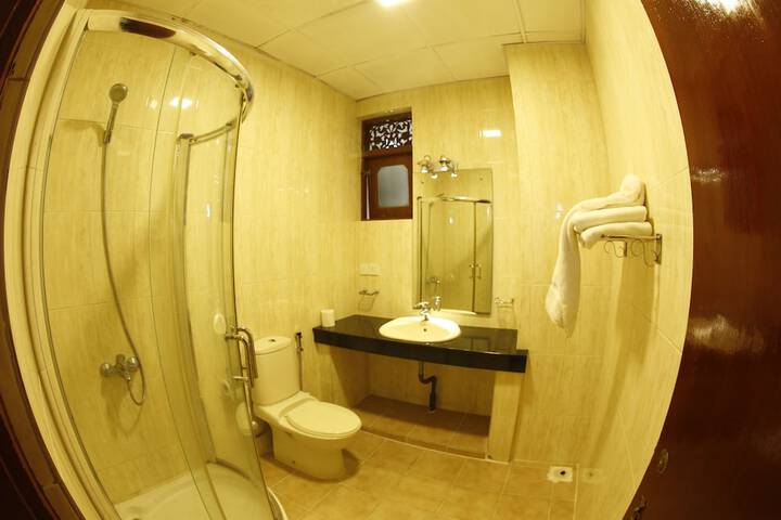 Room 14 of 22