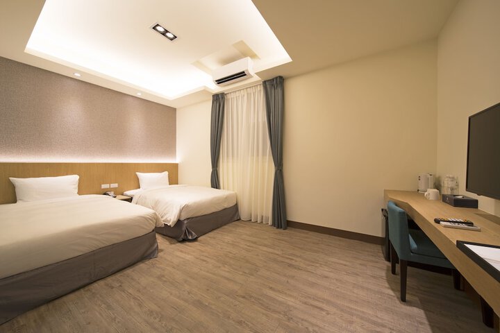 Room 9 of 20