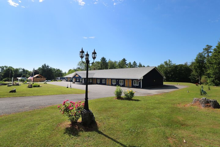 Hotel Exterior 43 of 54