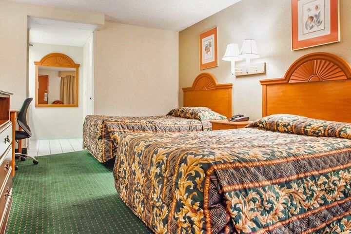2 Double Beds (5 of 12)