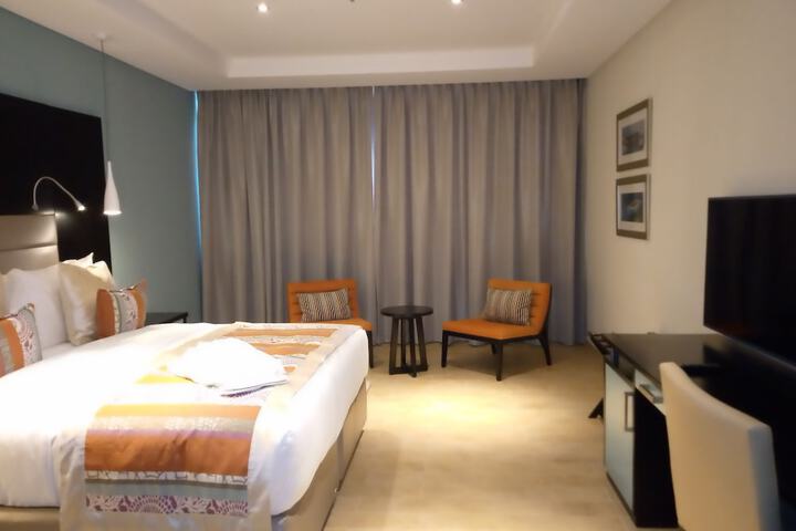 Room 13 of 42