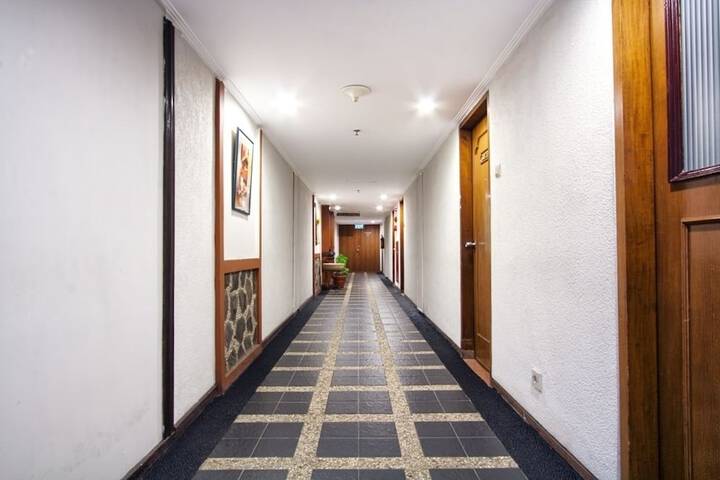 Ballroom/Hall 23 of 27
