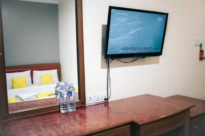 Room 8 of 29