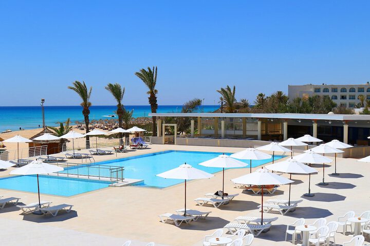 Hotel Pool