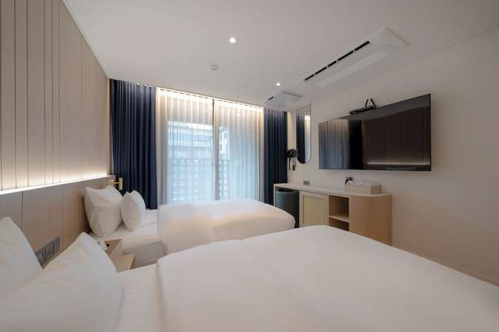 Room 22 of 51