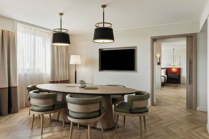 Room 45 of 130