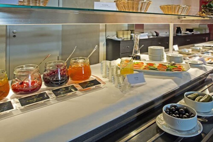 Breakfast/Coffee Service 23 of 30