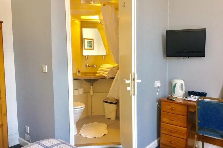 guest_rooms