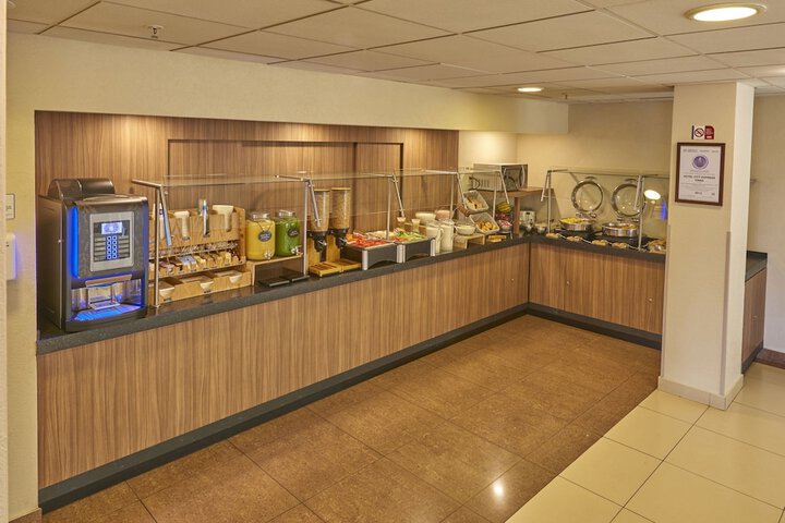 Breakfast/Coffee Service 28 of 44