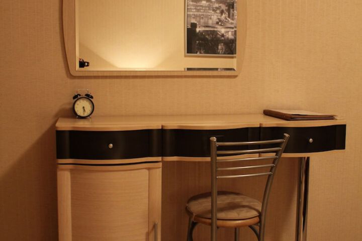Room 13 of 96