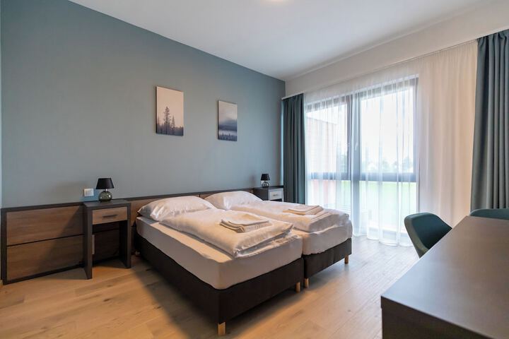 Room 10 of 40