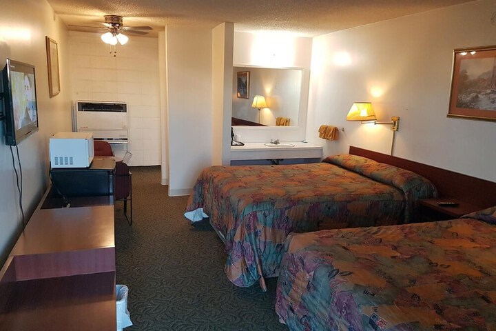 Room 13 of 26