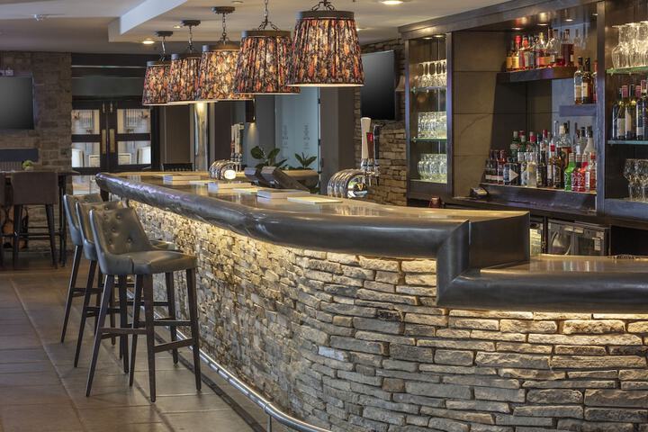 Lounge 56 of 68