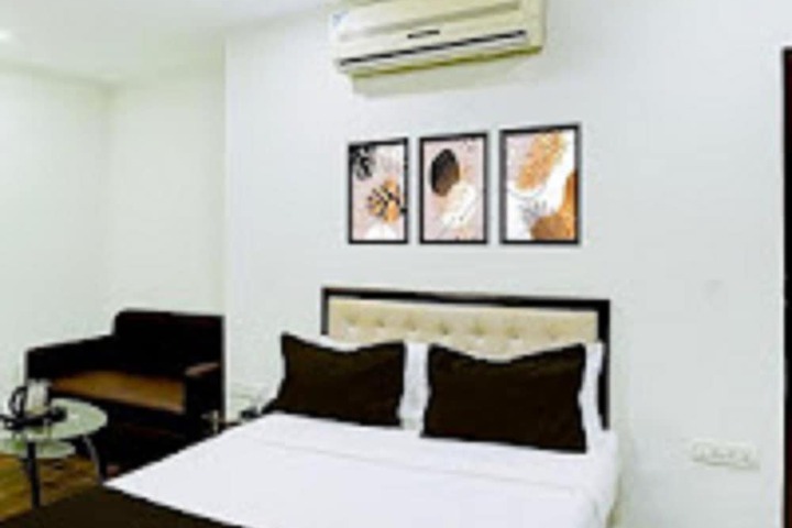 Room 3 of 15
