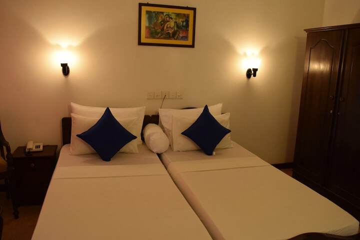 Room 8 of 64