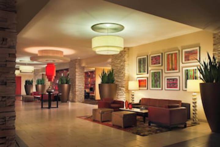 Lobby lounge