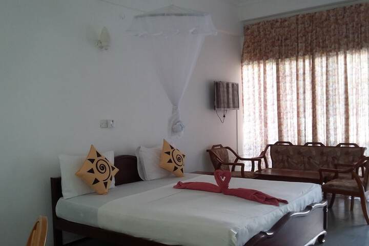 Room 6 of 44