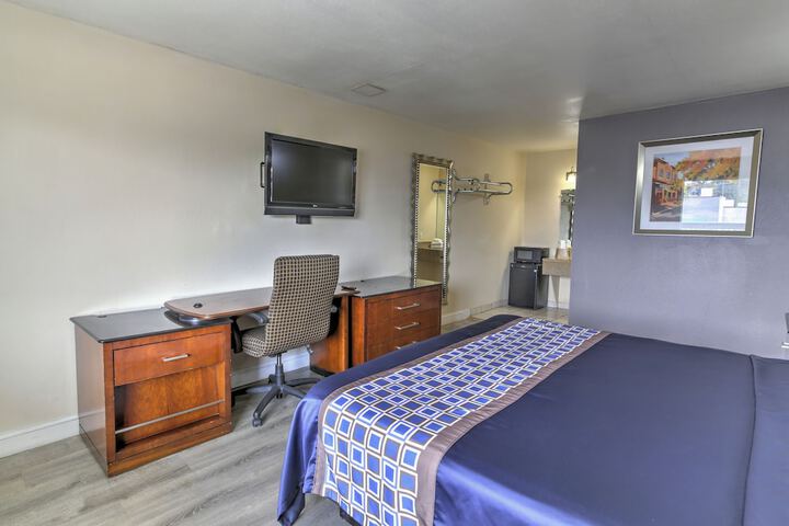 Renovated Standard King Bed (2 of 21)