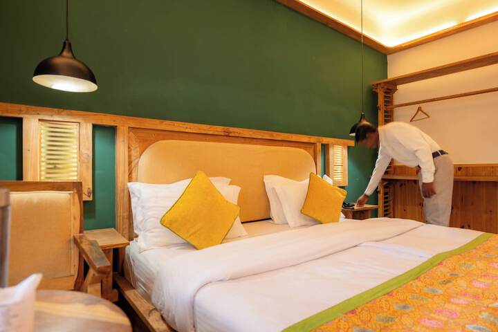 Room 4 of 123