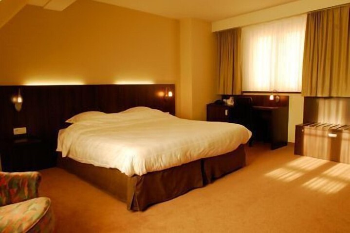 Room 13 of 31