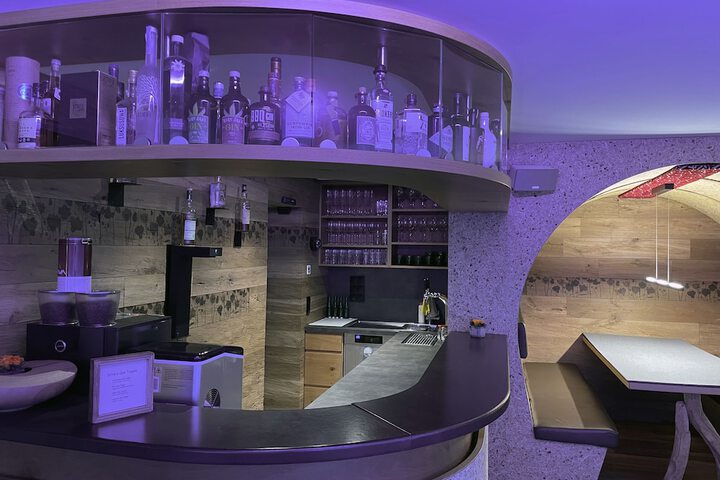 Lounge 131 of 149