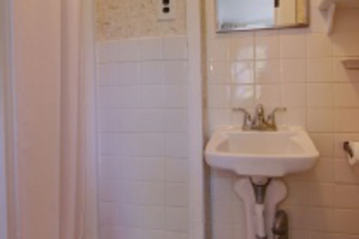 Room 405 of 408