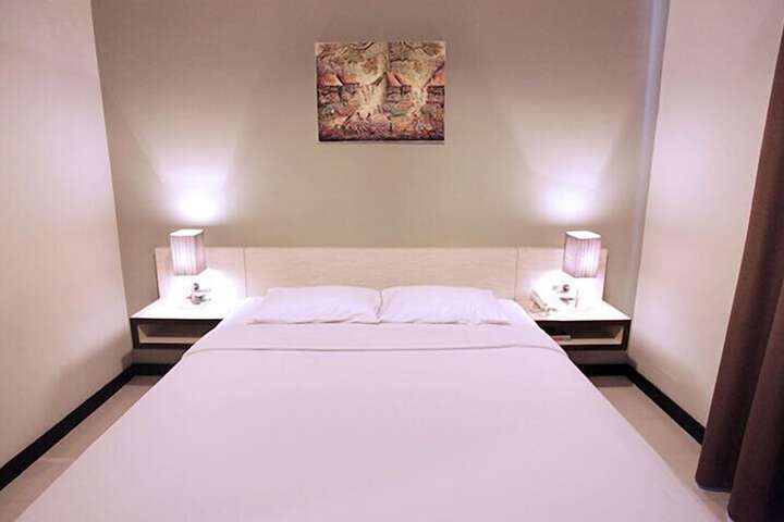 Room 13 of 48