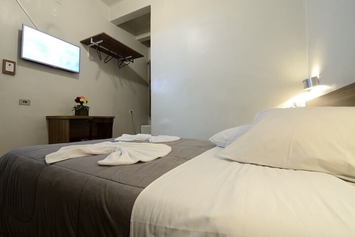 Room 2 of 17