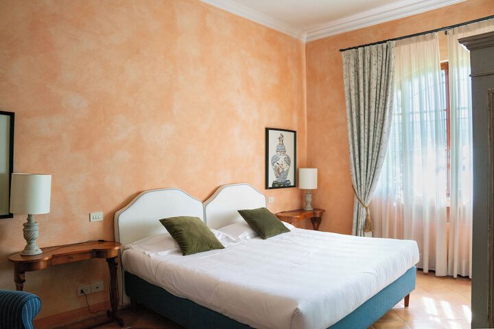 Room 8 of 69