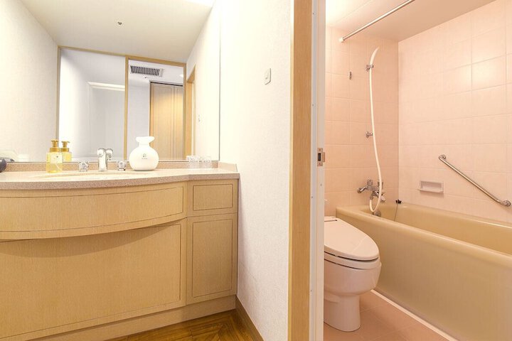 Room 32 of 119