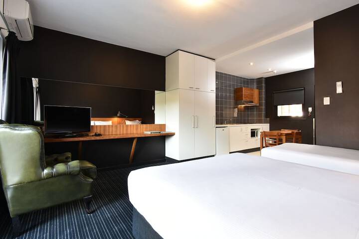 Room 6 of 38