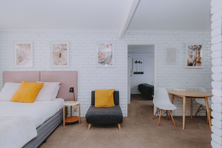 Room 17 of 54
