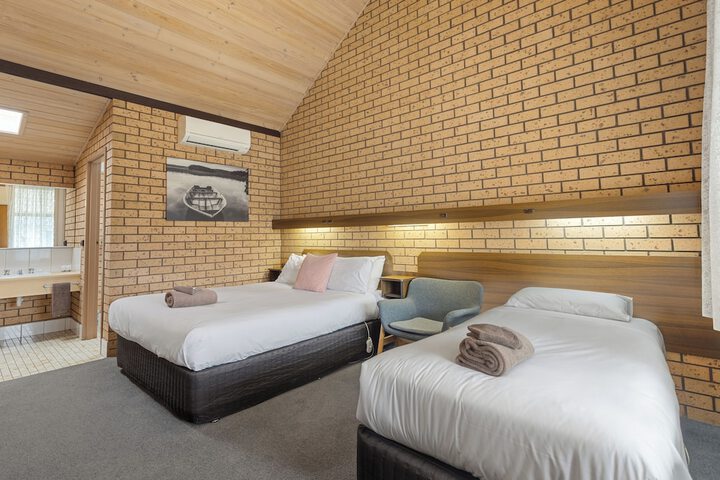 Room 11 of 73