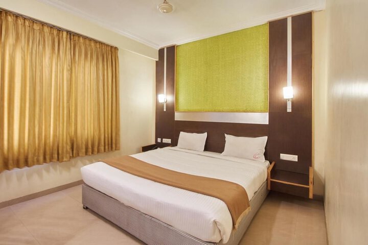 Room 3 of 8