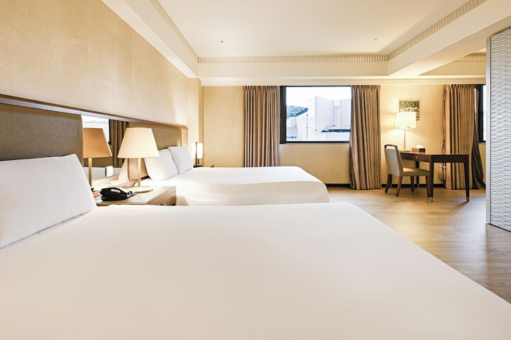 Room 52 of 72