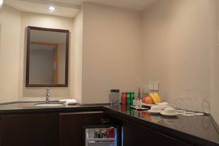 Room 14 of 87