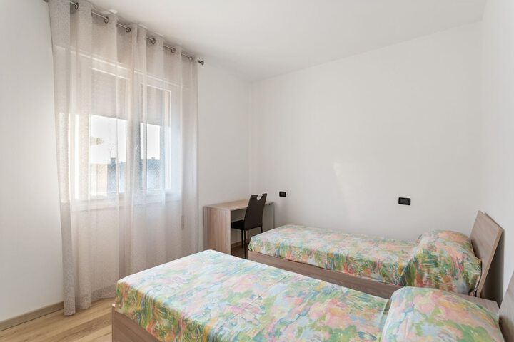 Room 7 of 25