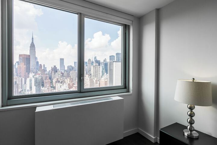 Room 9 of 108