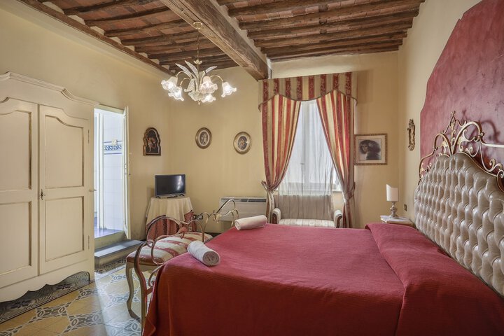 Room 10 of 36