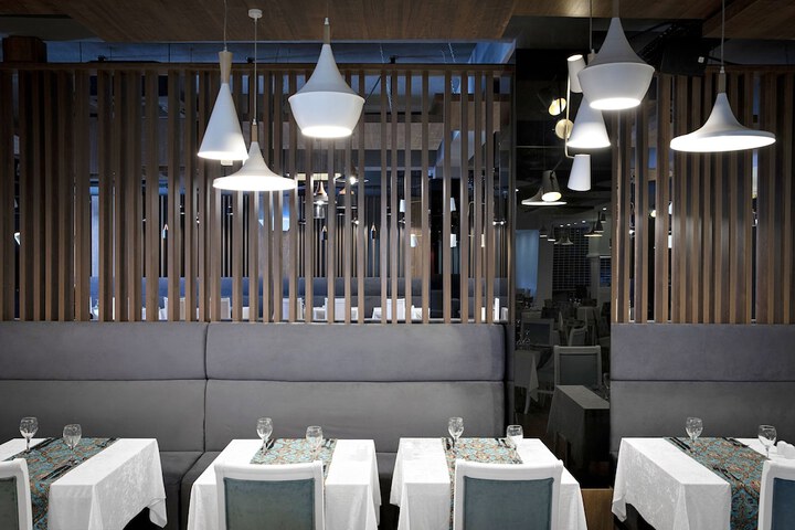 Dining 83 of 155