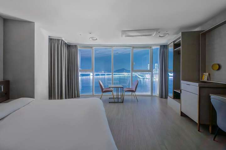 Room 26 of 72