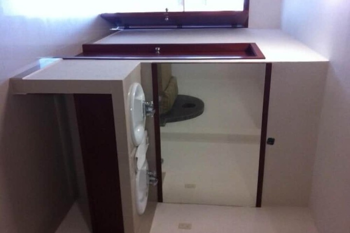 Room 15 of 32