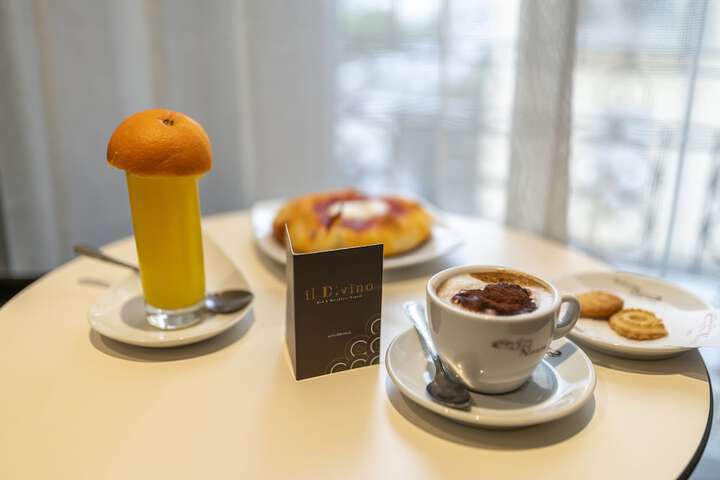 Breakfast/Coffee Service 32 of 41