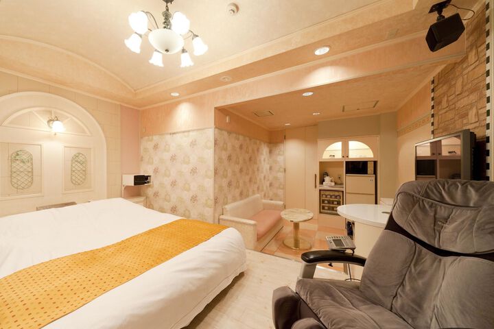 Room 5 of 32